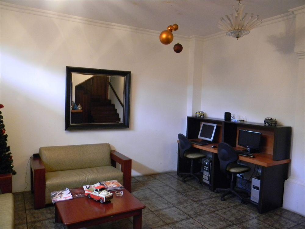 En - Cerca Del Aeropuerto Hotel