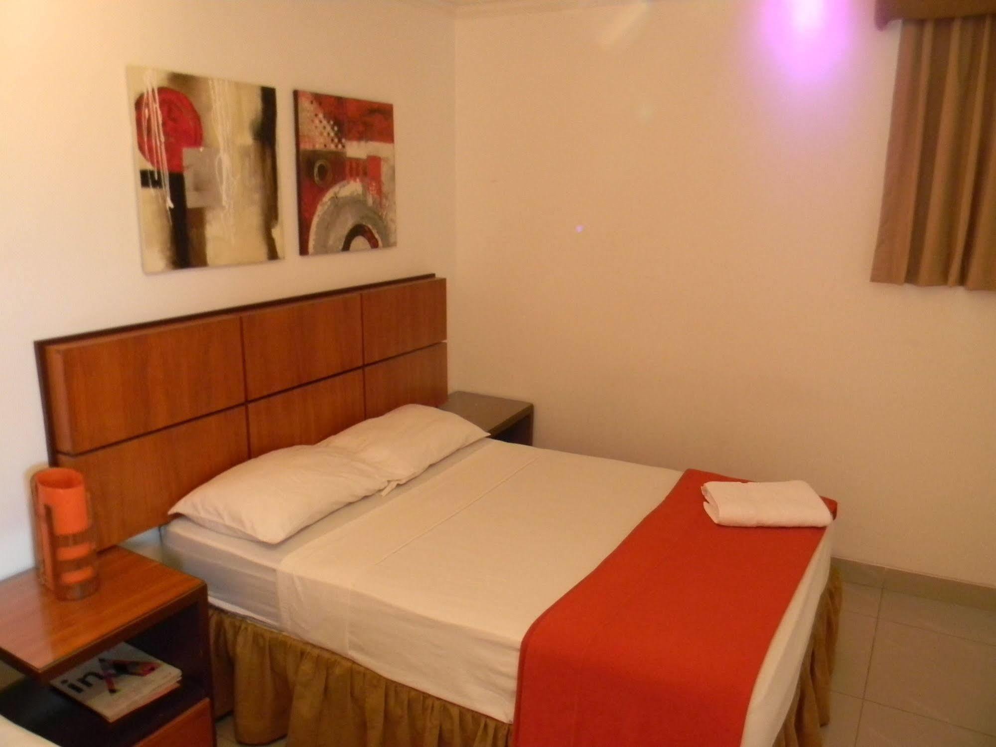 Hotel En - Cerca Del Aeropuerto 2*